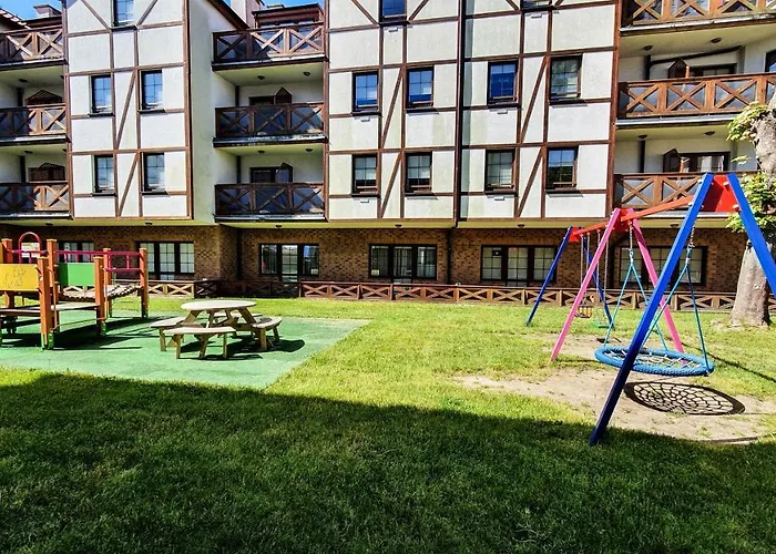 Jantar 75 M Od Plaży