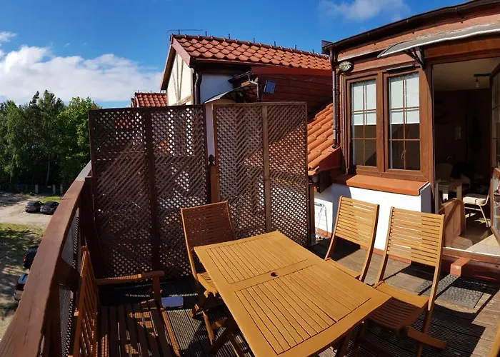 Jantar 75 M Od Plaży *