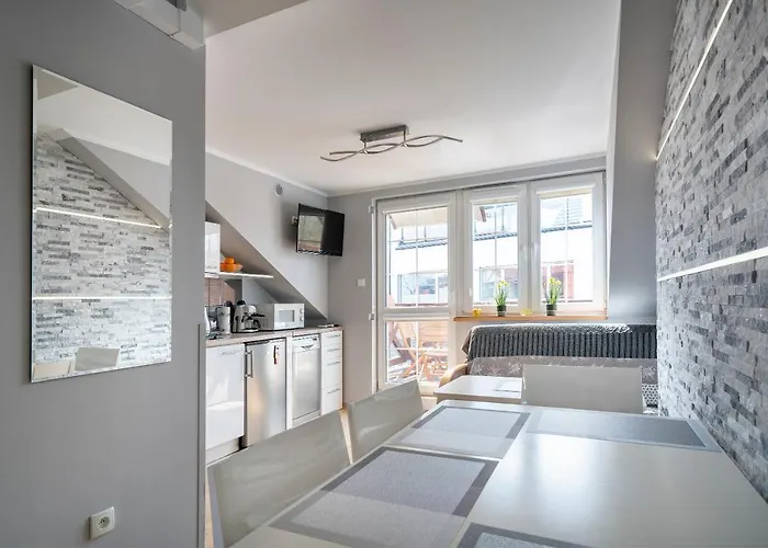 Jantar 75 M Od Plaży Rowy (Pomerania)