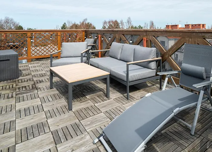 Jantar 75 M Od Plaży