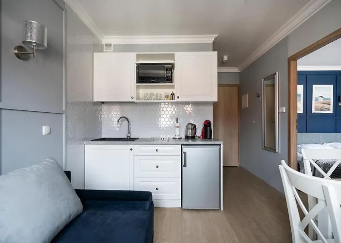 Jantar 75 M Od Plaży